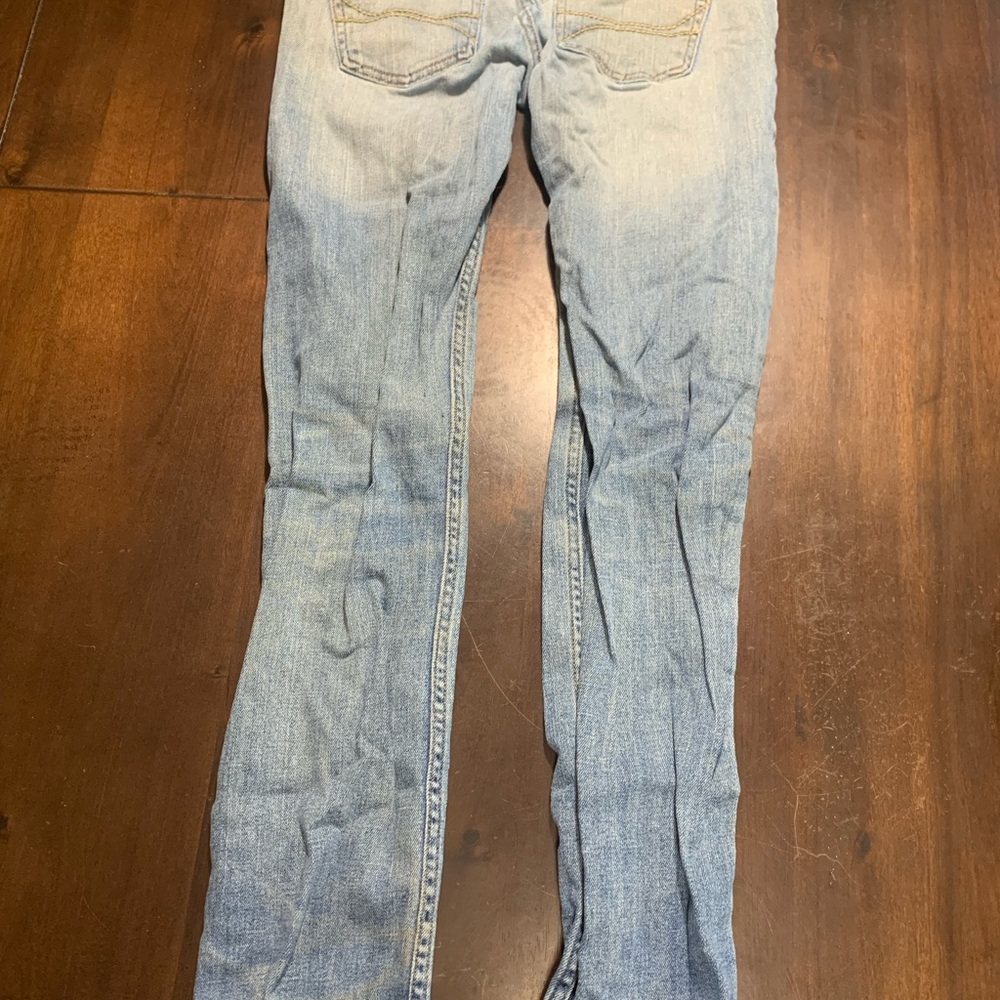 Mens Hollister Jeans 29x32. Good used condition. Smoke free home